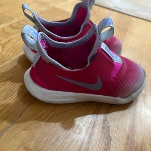 Nike Flex Runner Kids Sneakers - Pink and Gray